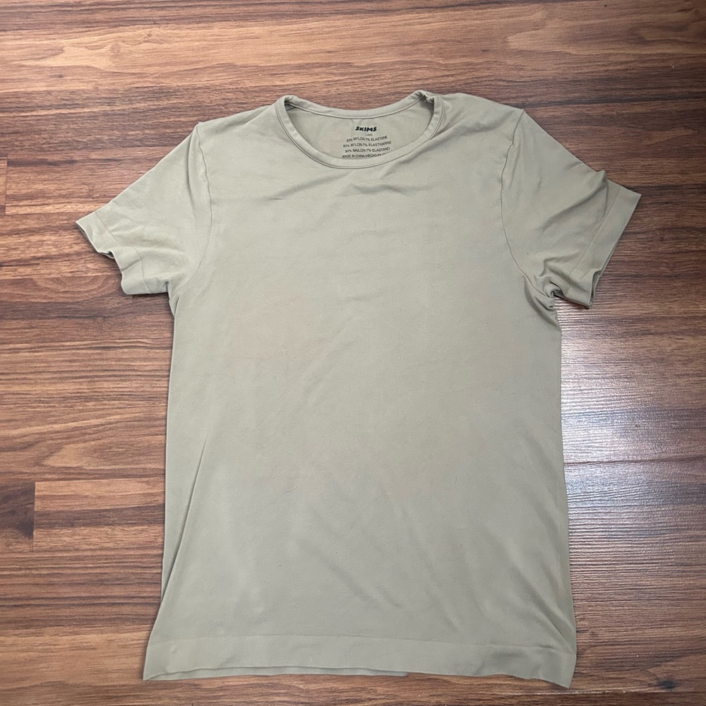 Skims Soft Smoothing Seamless large shirt